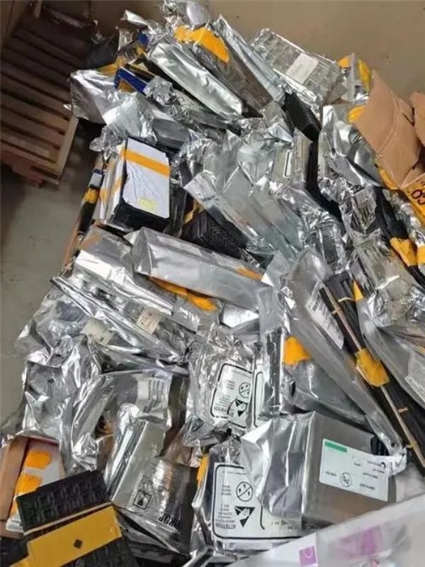 深圳電子回收：您的電子垃圾，我們給您變廢為寶！